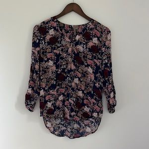 Women’s Small Stella and Em Flowy Floral Top